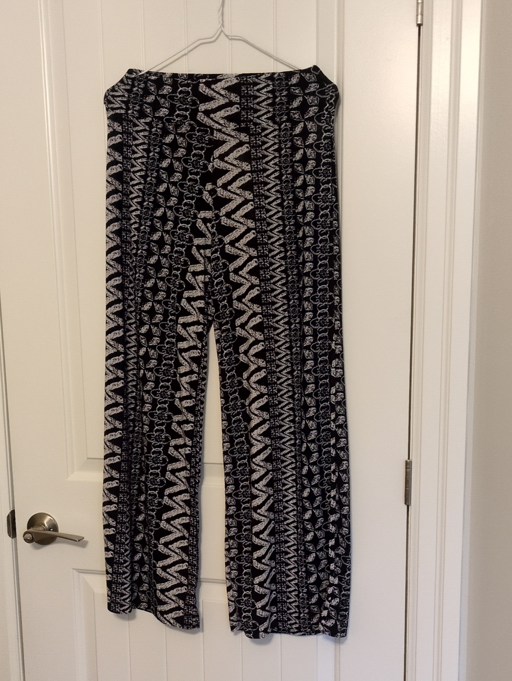 shosho Black & White Geometric Wide-Leg Pants